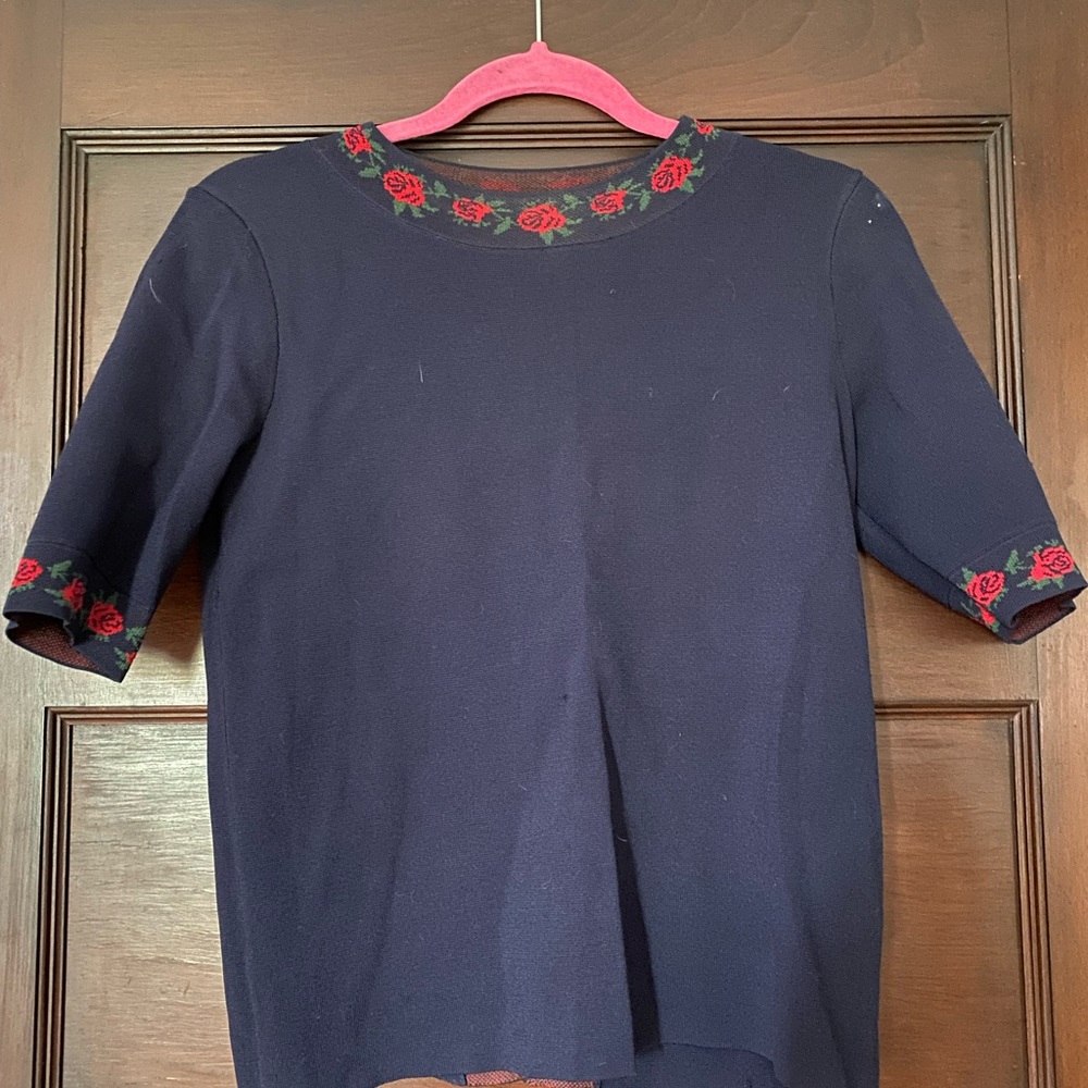Club Monaco size small rise sweater